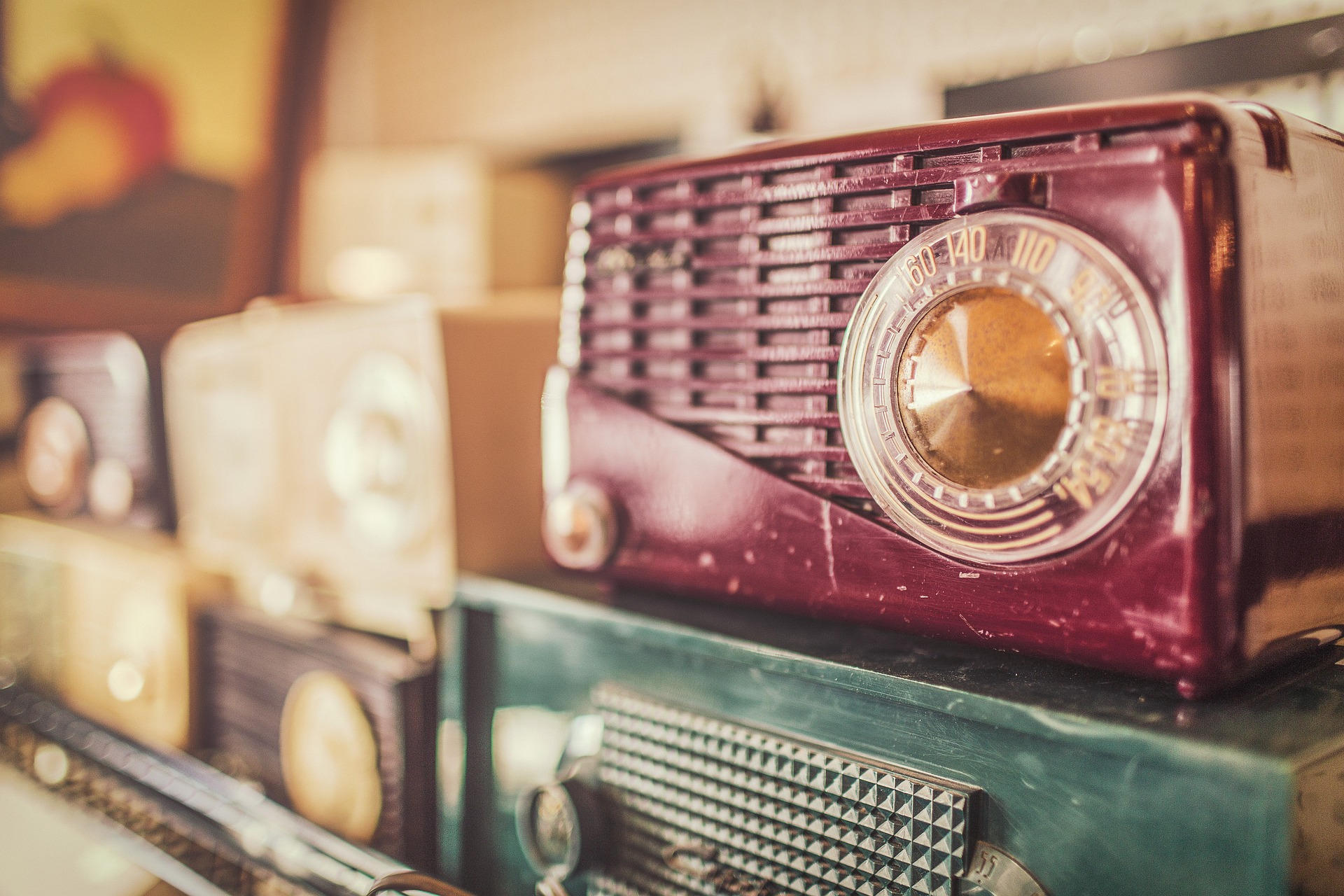 The Voices I Hear - Vintage Radios